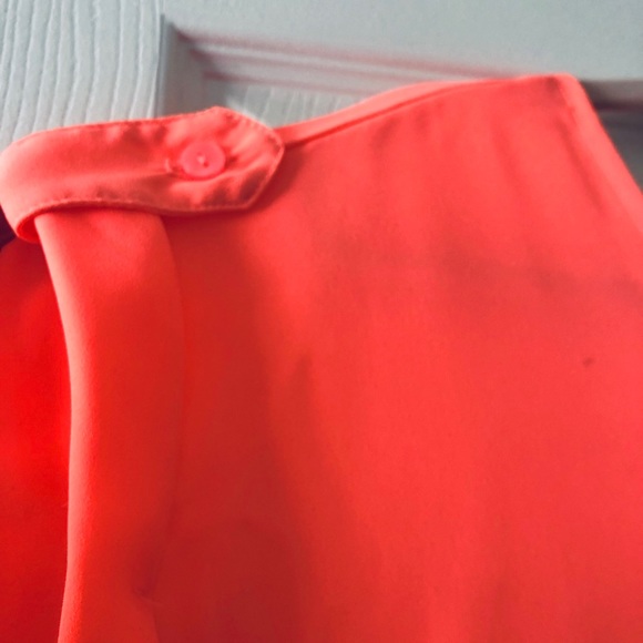 High-low sheer peach blouse with back detail - Picture 2 of 3